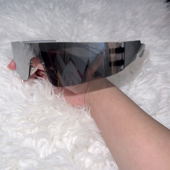 Y2K shield flat top sunglasses - Picture 3 of 4